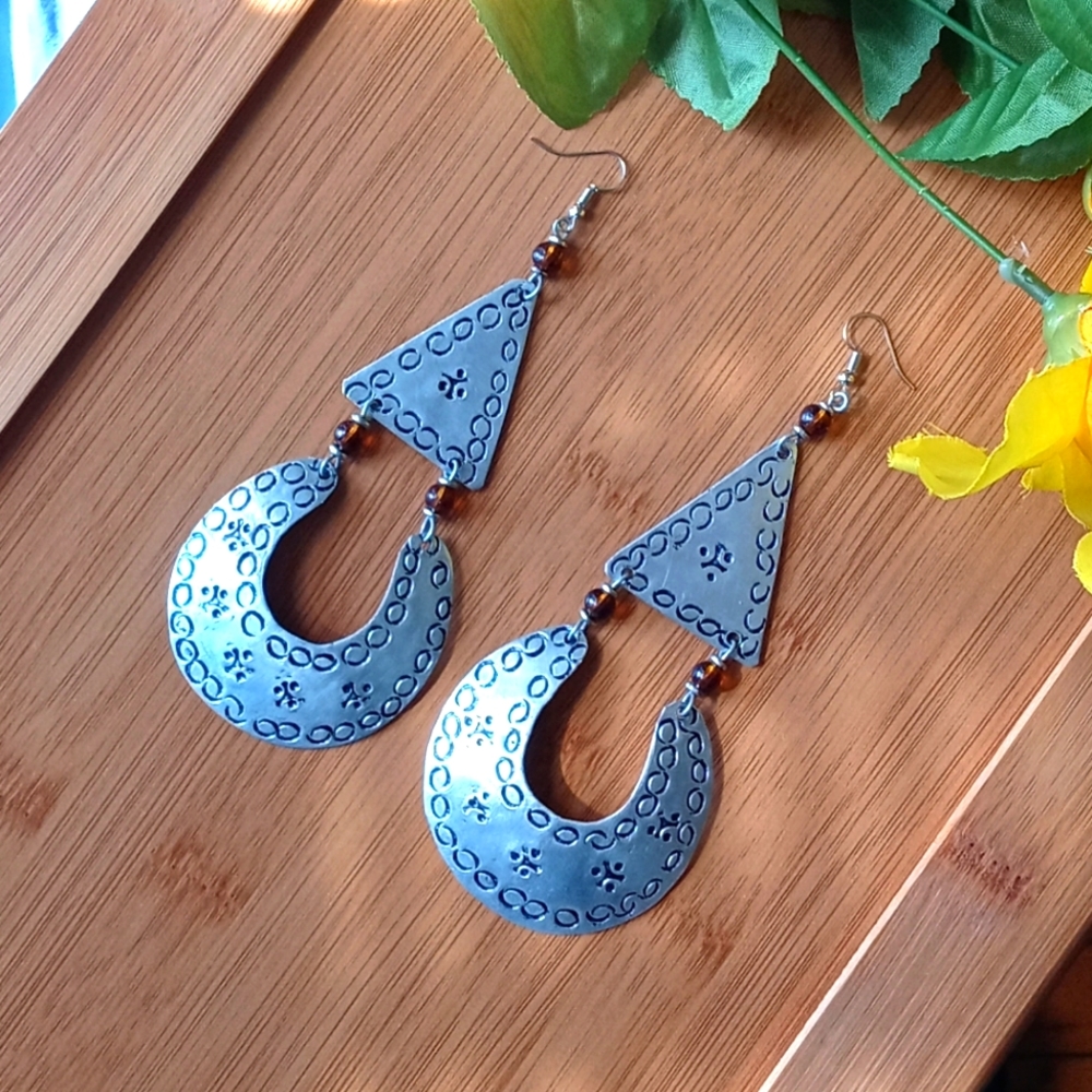 COPY - 1PR Beautiful African Metal and Bead Earrings Set - Picture 4 of 9